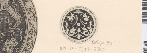 Circular Filling with Leaf Motifs