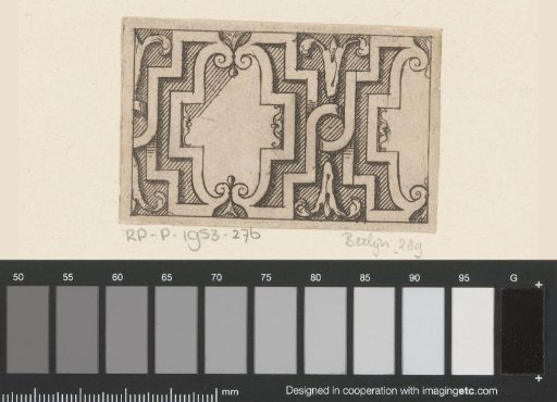 Interlaced work with a cross shape and flower motif