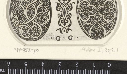 Two Ovals with Moors