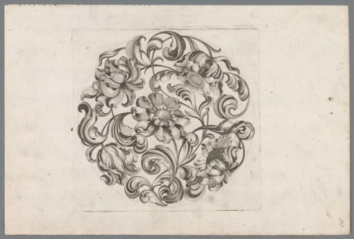 Wreath with five flowers