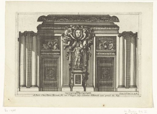 Wall with statue of the French king