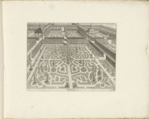 Garden with a central parterre with fleur-de-lis in the corners
