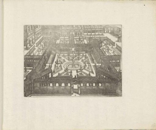 Garden with a central parterre with a fountain in the middle