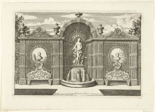 Lattice wall with niche