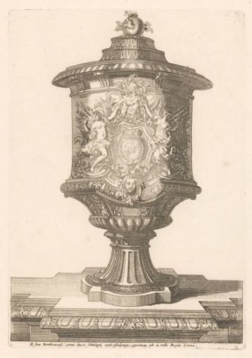 Vase with the Coat of Arms of Great Britain