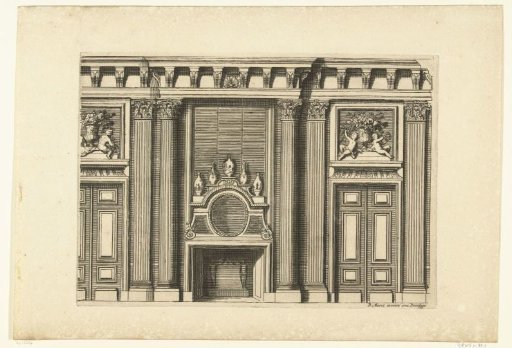 Wall with a fireplace in the center with Chinese porcelain