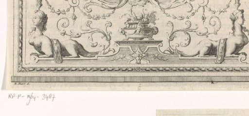 Ornament with a vase in the center flanked by sphinxes