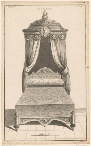 Canopy bed with medallion