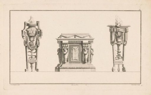 Two Athéniennes and a pedestal