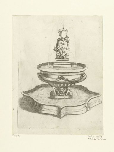 Fountain with a round water basin in a pointed basin