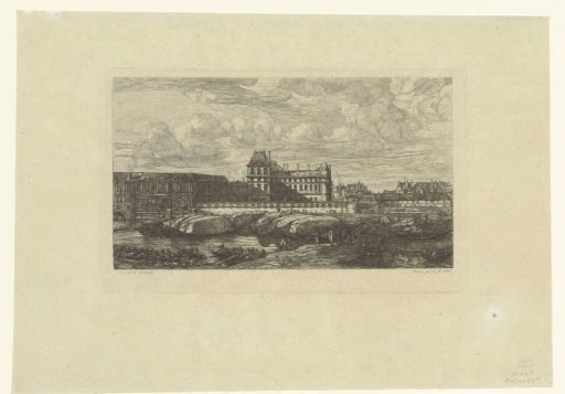 Louvre on the bank of the Seine in Paris
