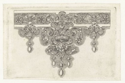 Border with a crown in the center