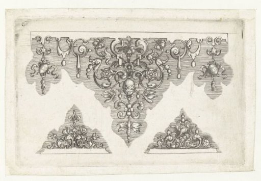 Border with a vase in the center