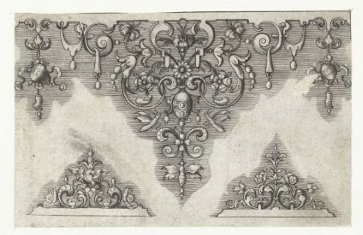 Border with a vase in the center