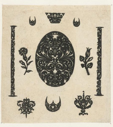 Oval ornament surrounded by eight ornaments