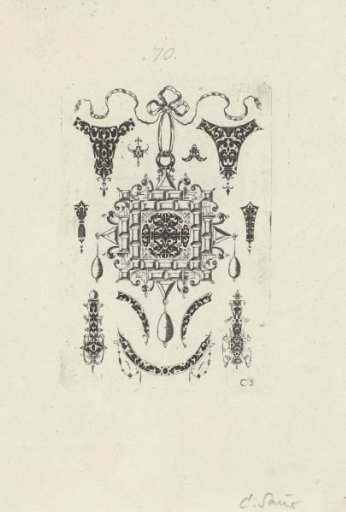 Pendant with a medallion