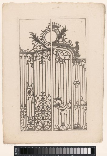 Gates with palm branches and a crown