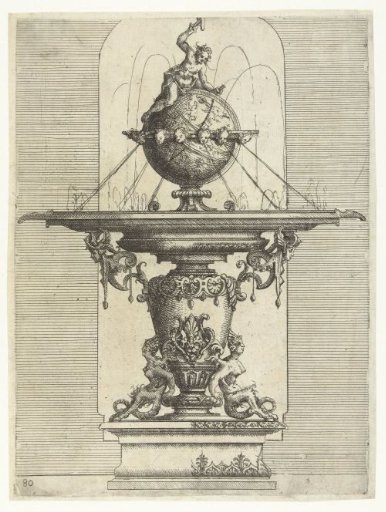 Fountain with a round basin resting on a vase