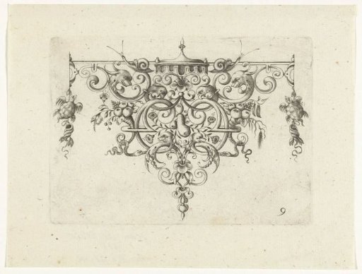 Border ornament with a baldachin