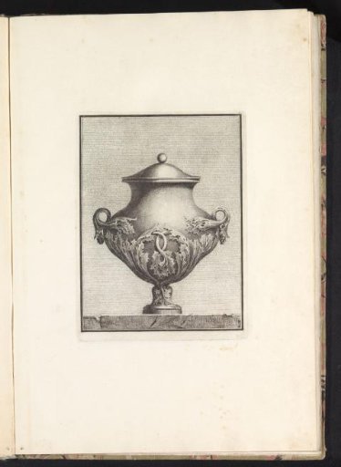 Vase with lid, decorated with acanthus leaves