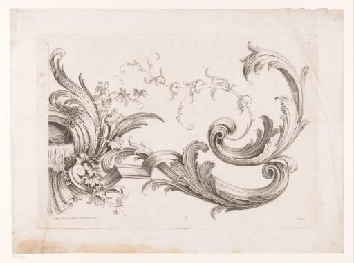 Ornament with Leaf Vine
