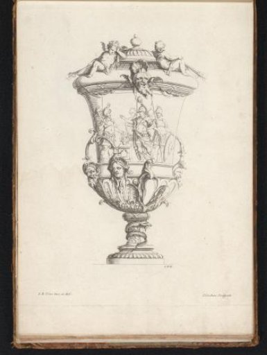 Vase with soldiers at a fire