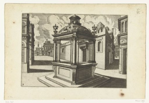 Triangular well with dome on a small square