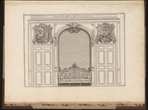 Design for an interior with a large mirror beside a bench