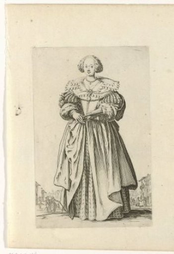 Lady with a fan, seen from the front, slightly turned to the left