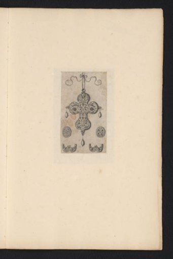 Pendant with arabesque