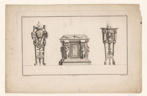 Two Athéniennes and a pedestal
