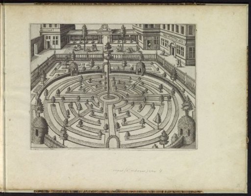 Garden with a round parterre