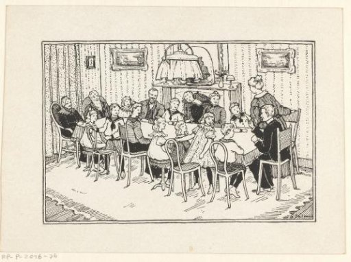 Seventeen family members around a table