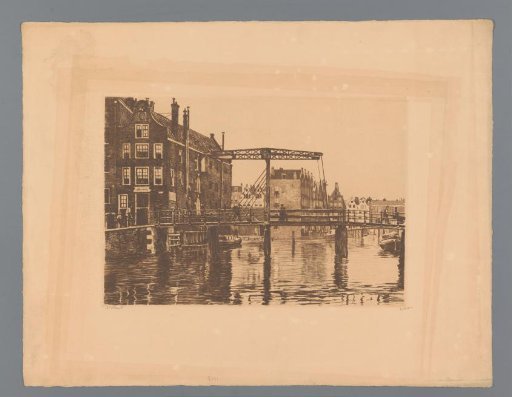 View of the drawbridge between Rapenburg and Uilenburg