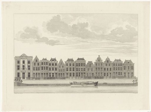 View of the houses along the Rapenburg in Leiden, from the Nieuwsteeg to the Langebrug, prior to the Leiden disaster, 1807