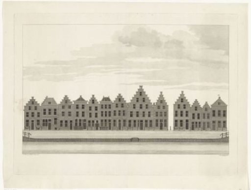 View of the houses along the Rapenburg in Leiden, from the Groenmarkt (or Garenmarkt) to the Sint Jacobsgracht, prior to the Leiden disaster, 1807