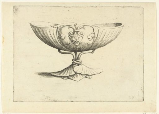 Bowl decorated with a mask