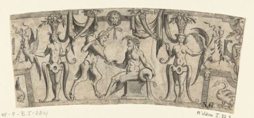 Lightly curved frieze, with a half-vase on a pedestal at each end