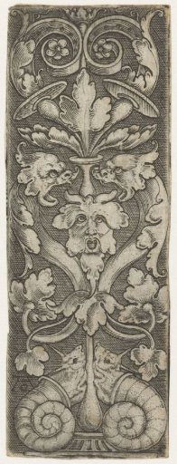 Ornament with two sea creatures and two snails