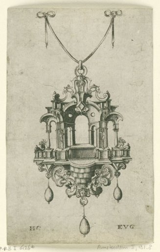 Pendant with a large niche, featuring one large and two small gate-shaped openings