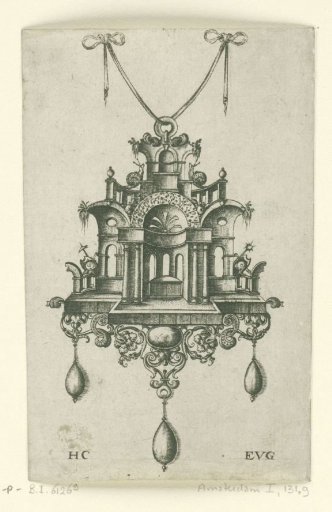 Pendant with a three-aisled niche