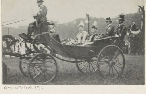 Aubade in honor of the birth of Juliana, Queen of the Netherlands, in The Hague on 8 June 1909