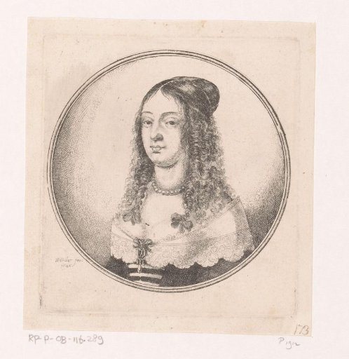 Woman with low neckline and pearl necklace