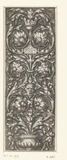 Flat decoration with leafy scrolls and grotesques