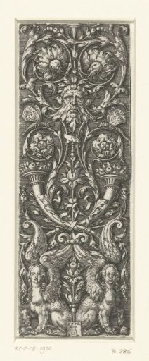 Flat decoration with leafy scrolls and grotesques