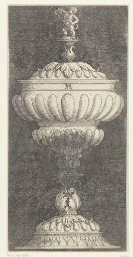 Cup with the young Hercules