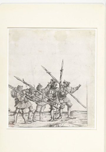Hunters on foot at the bear hunt