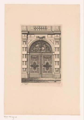 Gate of a former house in the Keizerstraat in Antwerp