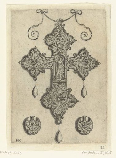Front of a cross-shaped pendant, with Spes in a niche