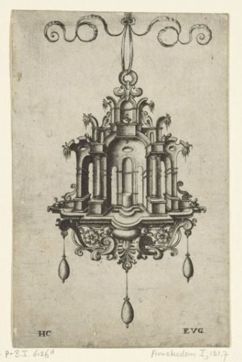 Pendant with a three-aisled niche and an empty altar